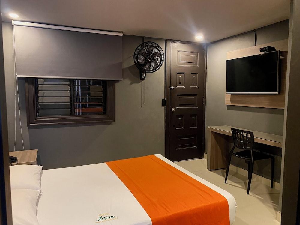 Hotel Latino