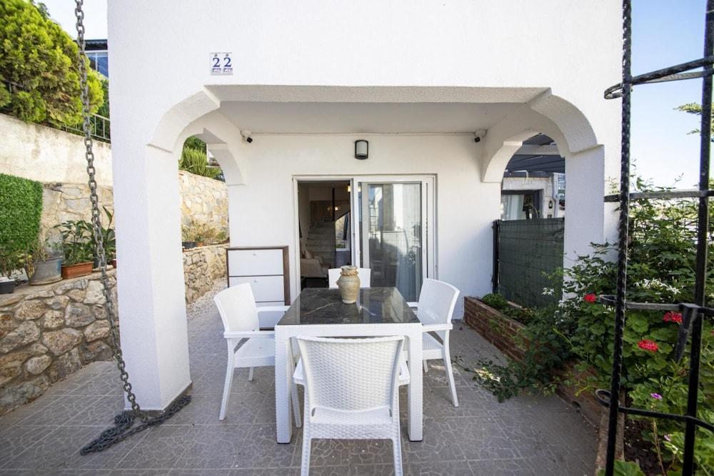 Villa 200 m to Beach With Backyard in Bodrum