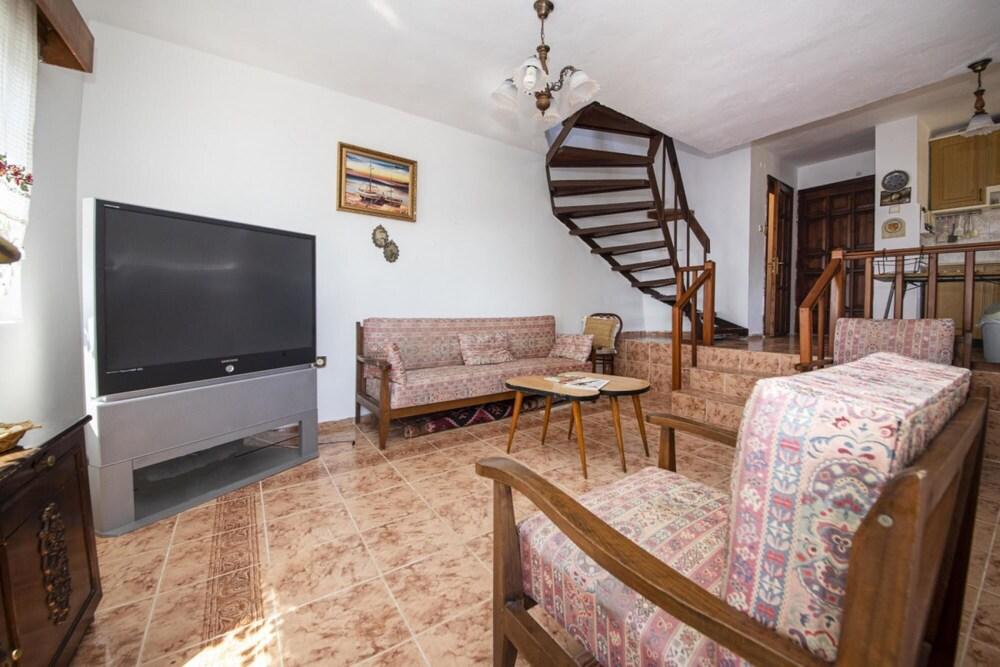 Comfy Villa With Shared Pool and Terrace in Bodrum