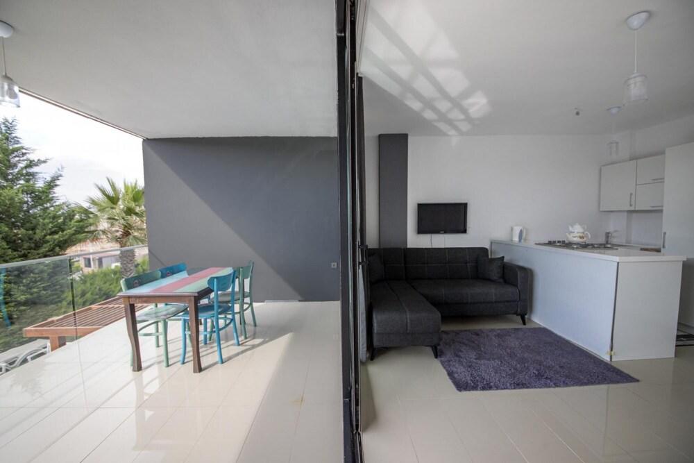 Comfy Villa With Shared Pool and Gym in Milas