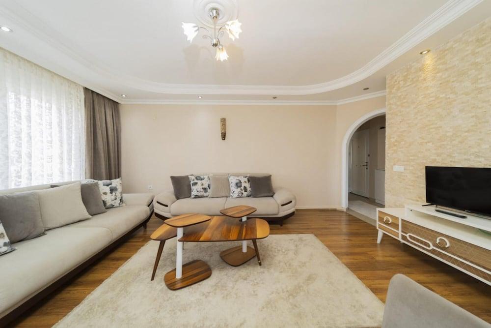 Lovely Flat With Shared Pools in Alanya