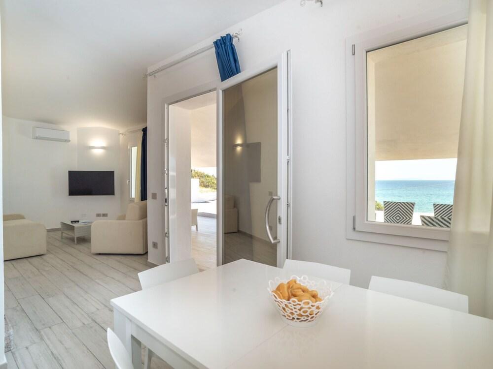 Chicca Li Junchi in Li Junchi