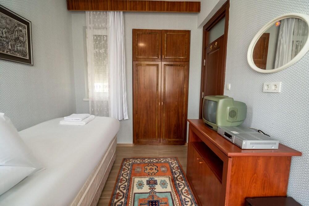 Serene House in Antalya With Shared Pool Garden