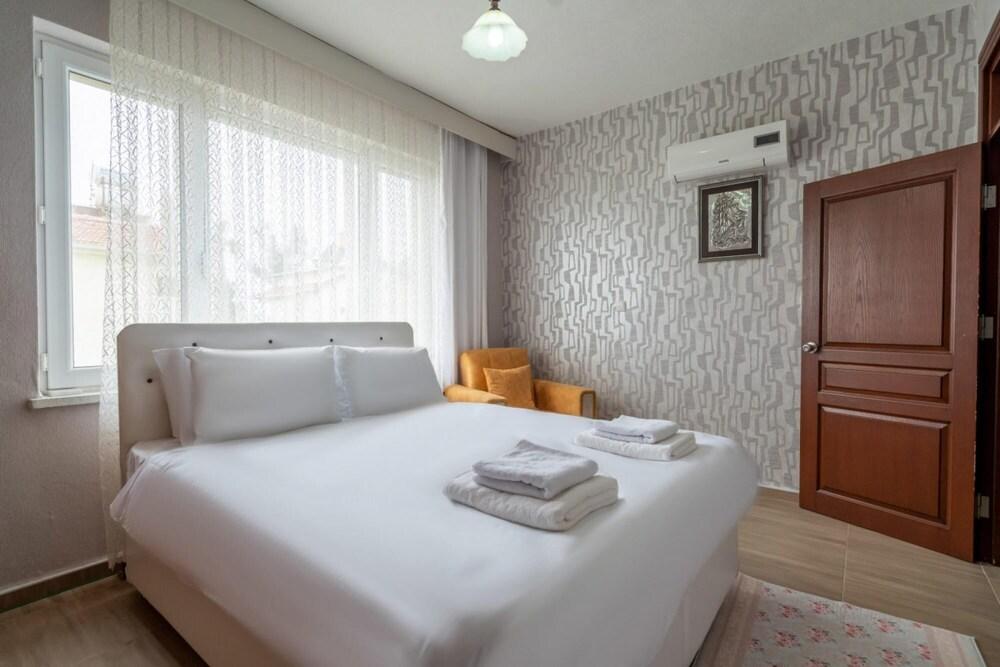 Serene House in Antalya With Shared Pool Garden