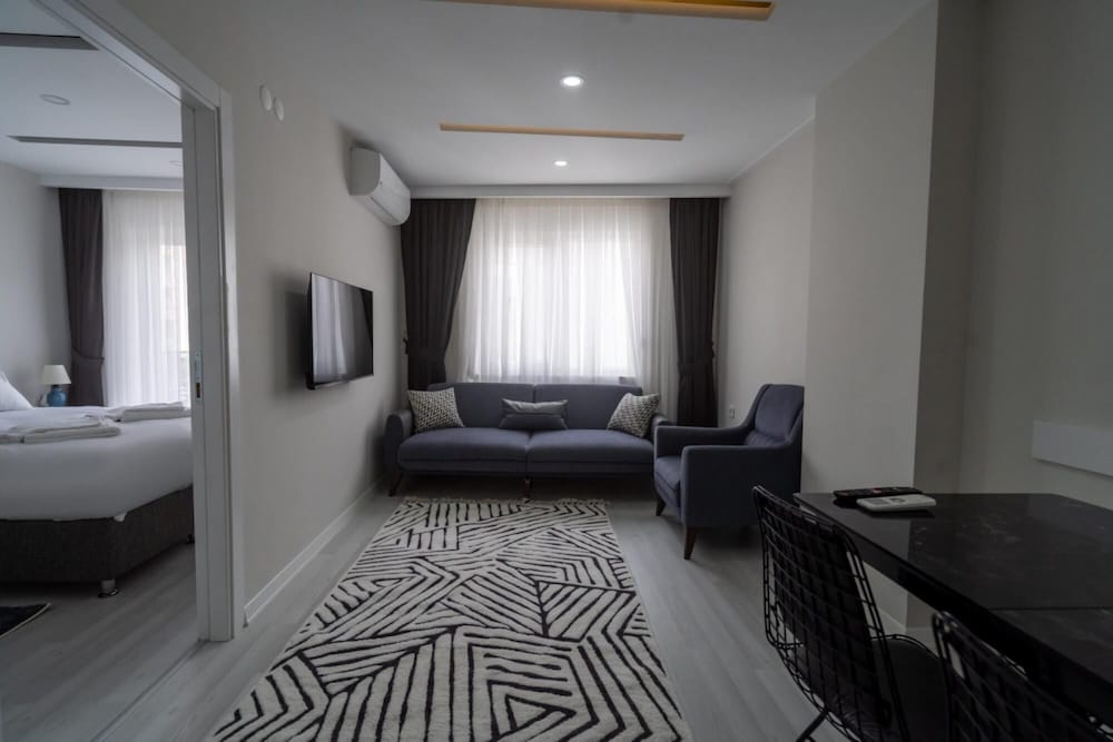 Central Flat Near Beach in Muratpasa