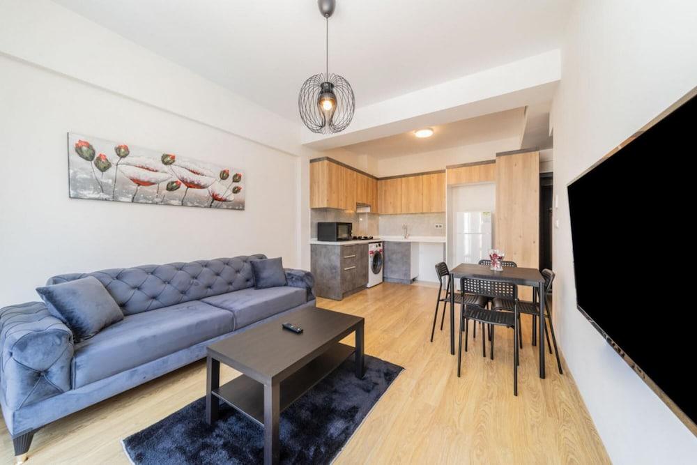 Exquisite Flat With Shared Pool in Kepez