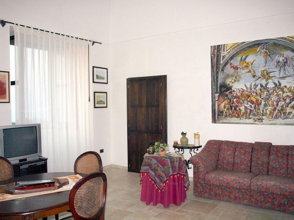 La Torre Massa Lubrense