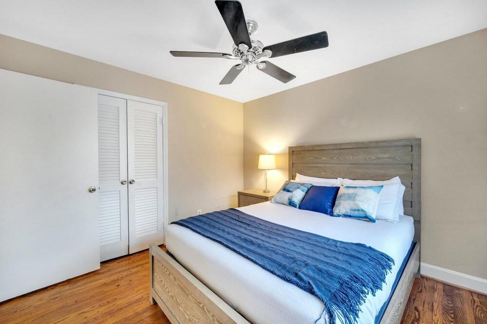 2BR Duplex - Near Uptown Charlotte