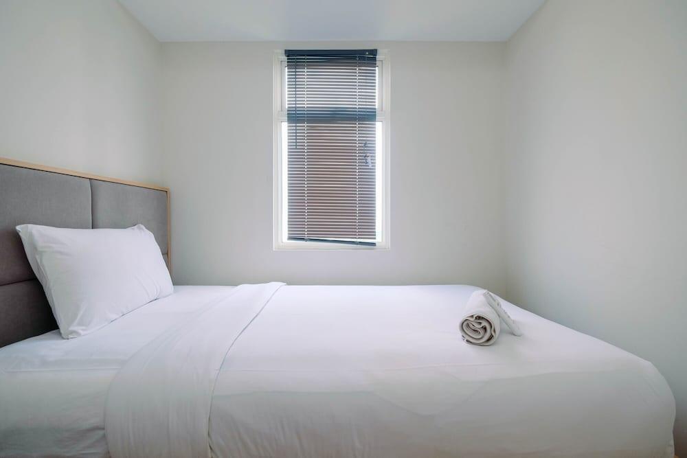 Comfortable 2Br Apartment At Springlake Summarecon Bekasi