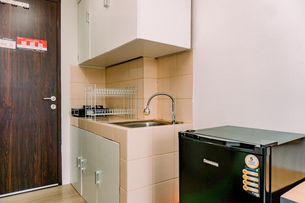Nice Studio At Serpong Greenview Apartment