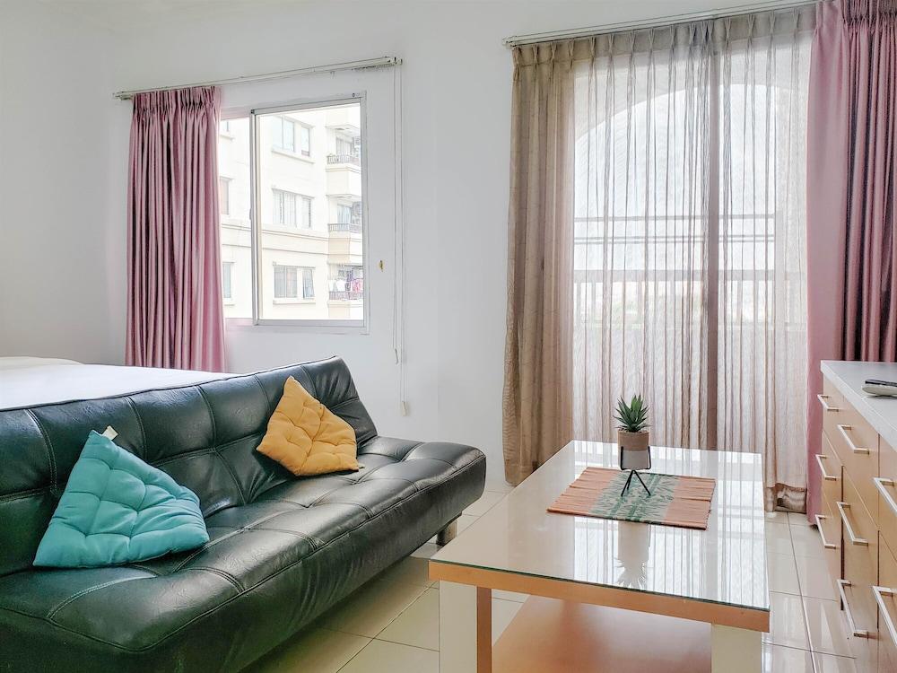 Nice Studio At Marina Ancol Apartment