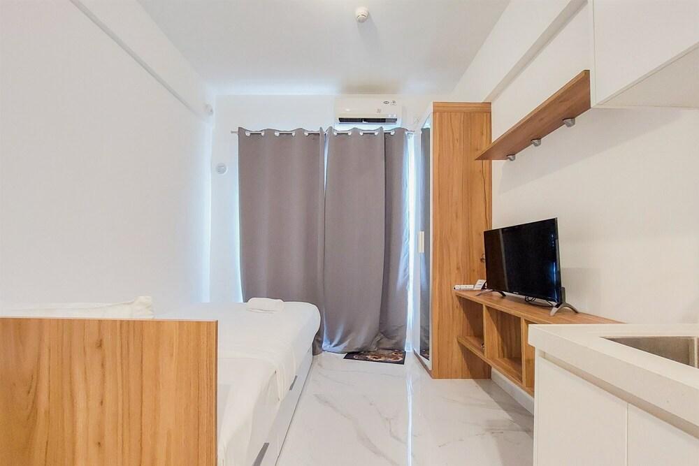 Simply Designed Studio At Sky House Bsd Apartment