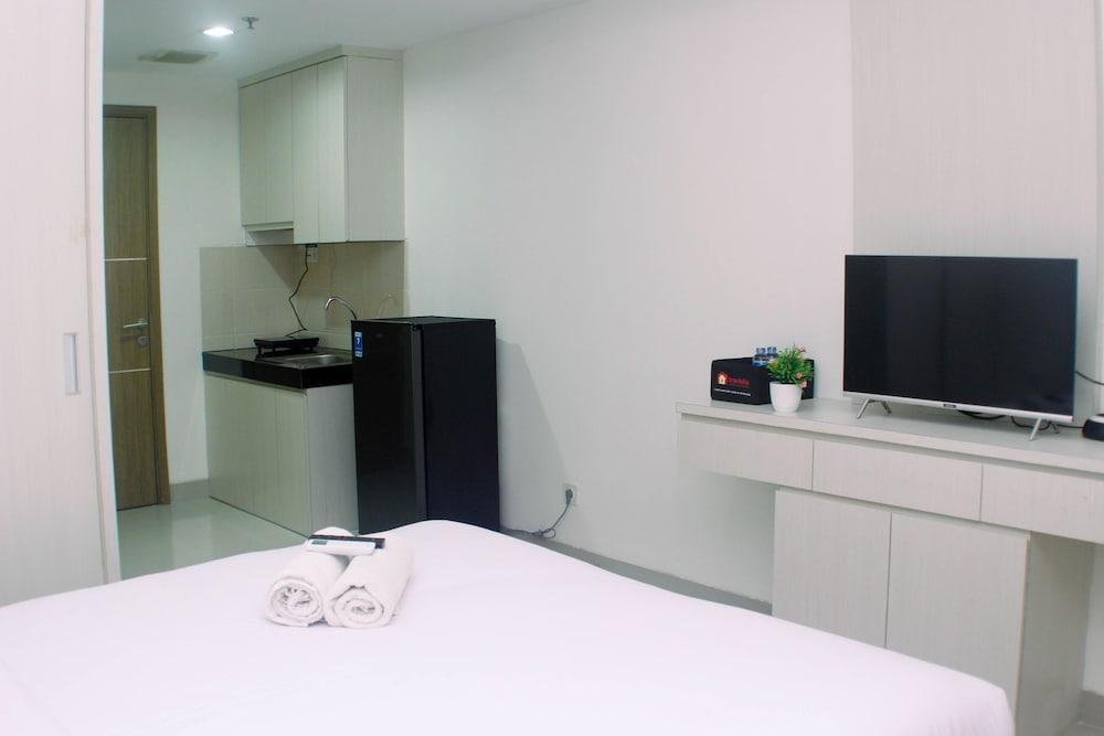 Nice Studio At Oasis Cikarang Apartment