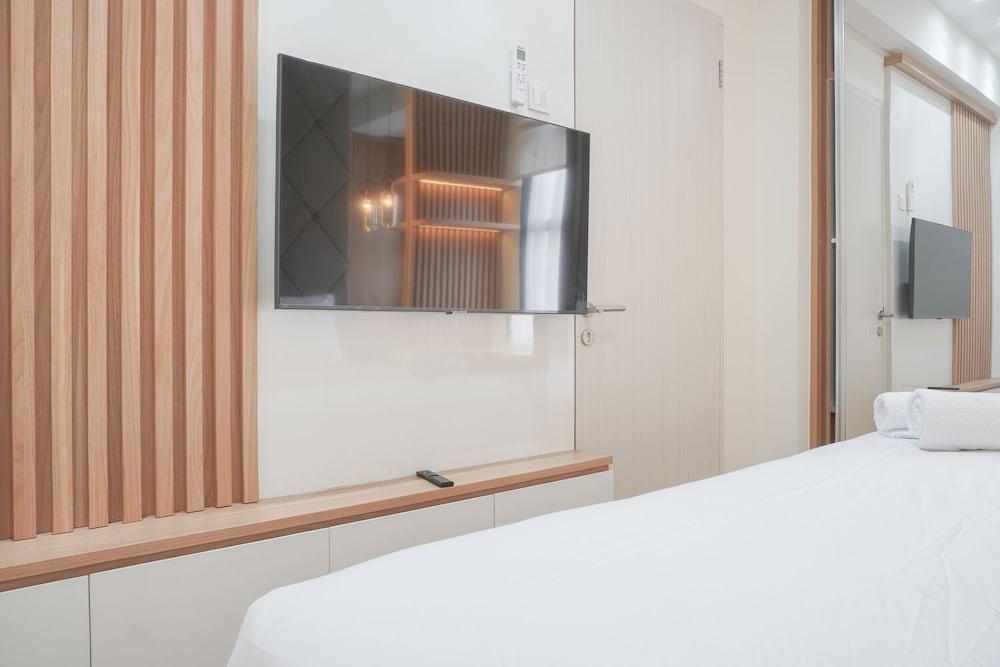 Modern And Comfy 3Br At Transpark Cibubur Apartment