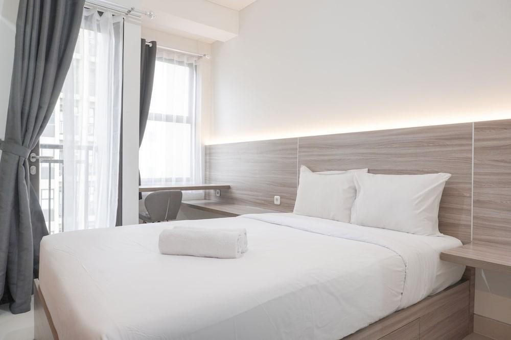 Nice Studio At 11Th Floor Transpark Cibubur Apartment
