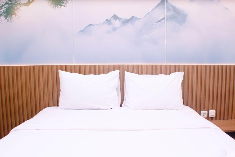 Comfortable Design Studio Room At Vasanta Innopark Apartment