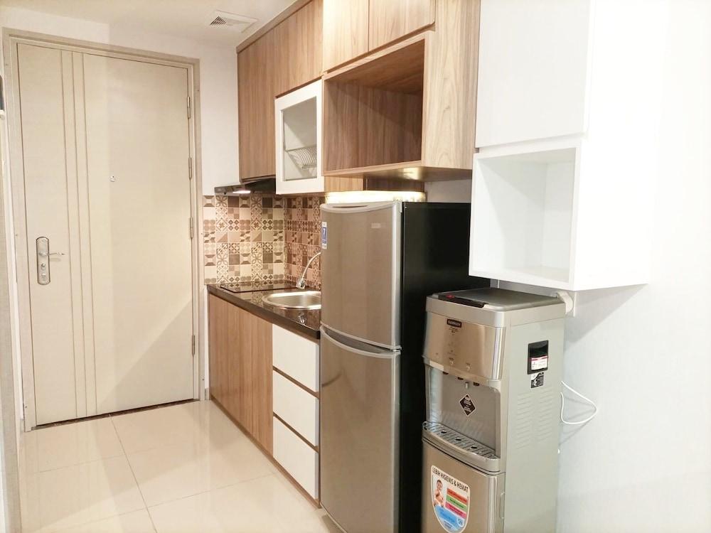 Comfort And Simply Look Studio Room At Mataram City Apartment