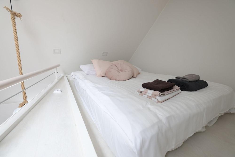 2ndhomes Unique Studio w Sauna & Balcony