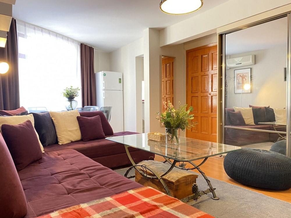 Central Flat With Balcony and Terrace in Sisli