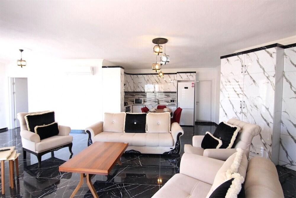 Comfy Apartment in Islamlar With Balcony