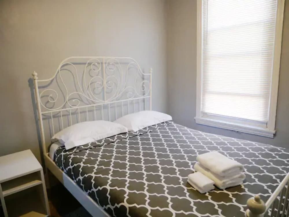 Clover2900 Apartment & Rooms in S Philly