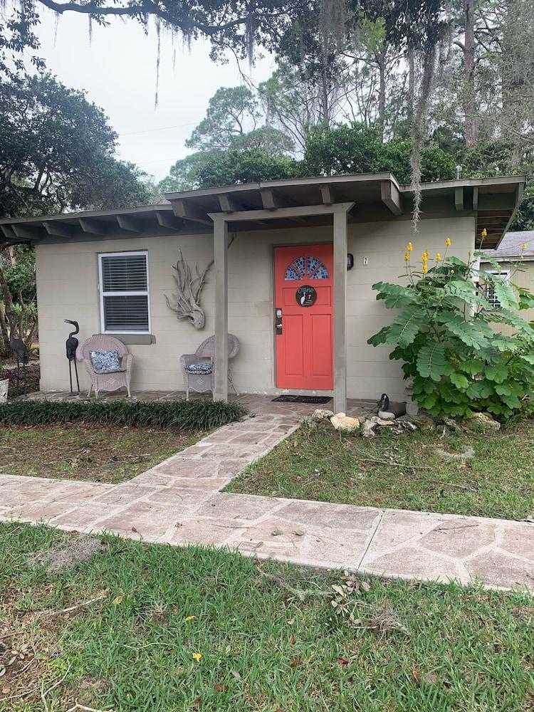 Nature Coast Inn and Cottages