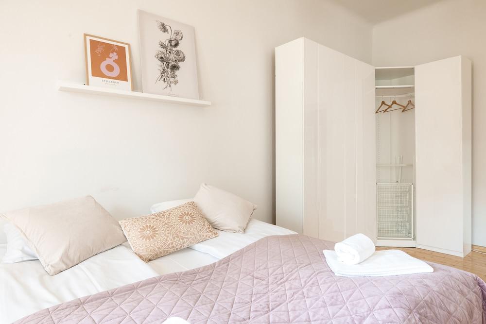 2ndhomes Spacious & Cozy 1BR Home