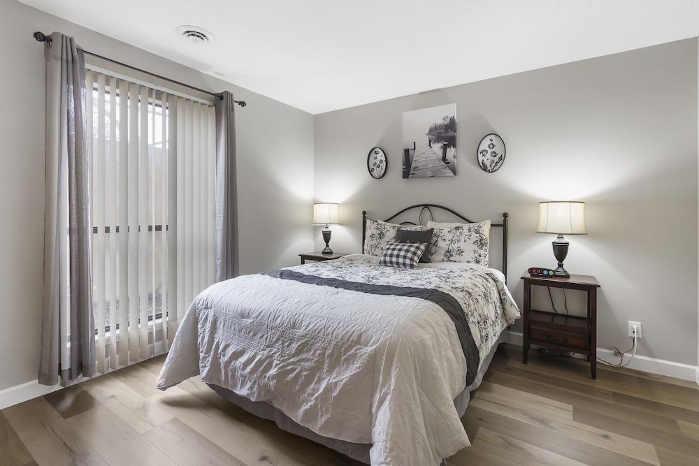 The Overlook at the Pointe