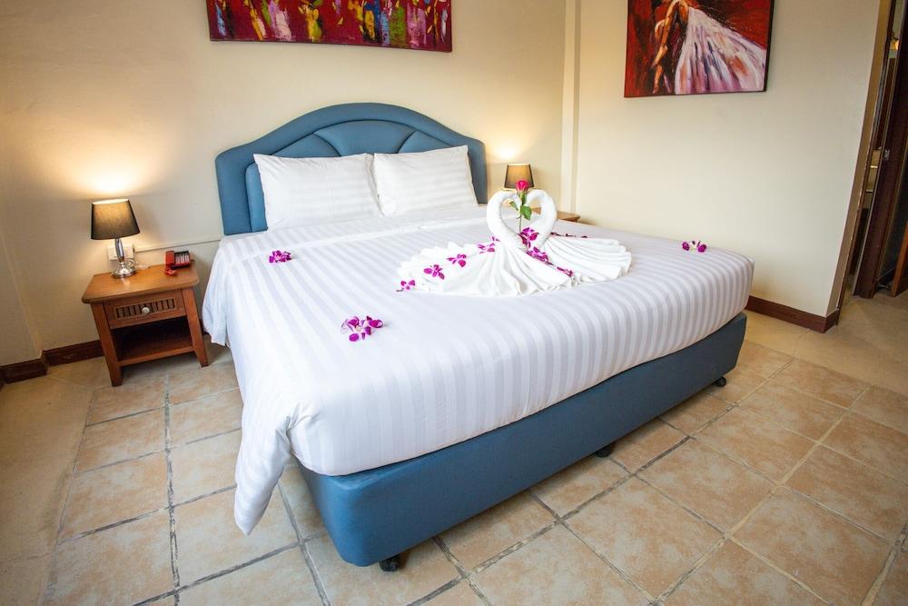 Rico's Patong Residence