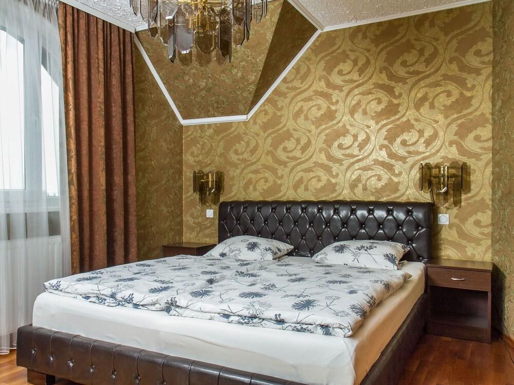 Villa Rosso Balatongy r k