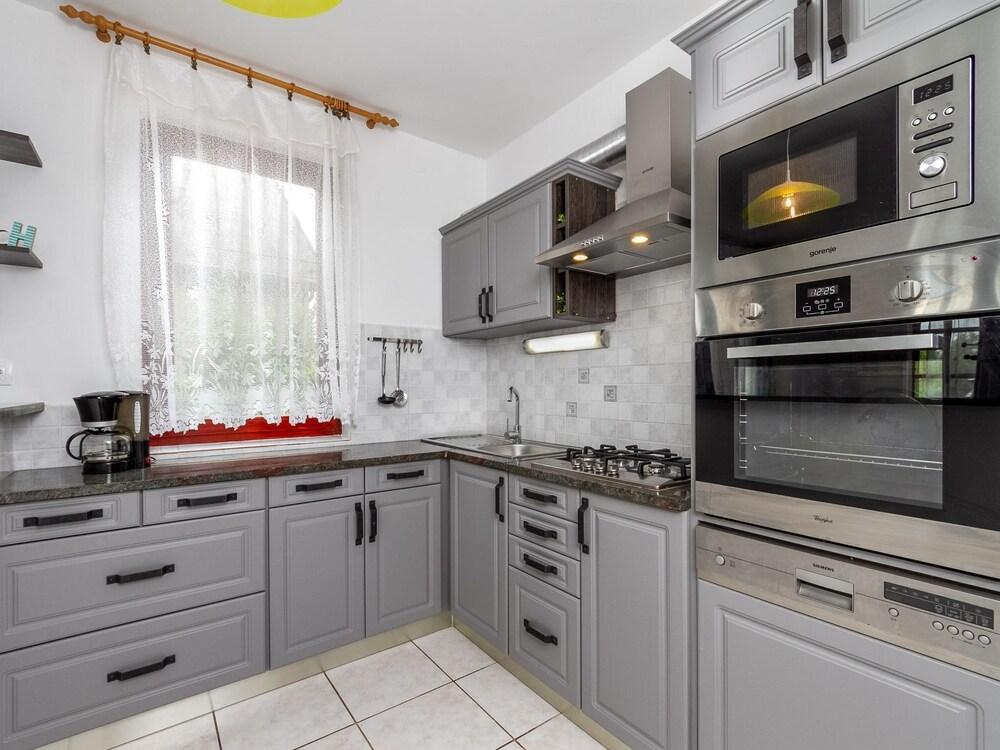 Yellow 2 Balatonm Riaf rd