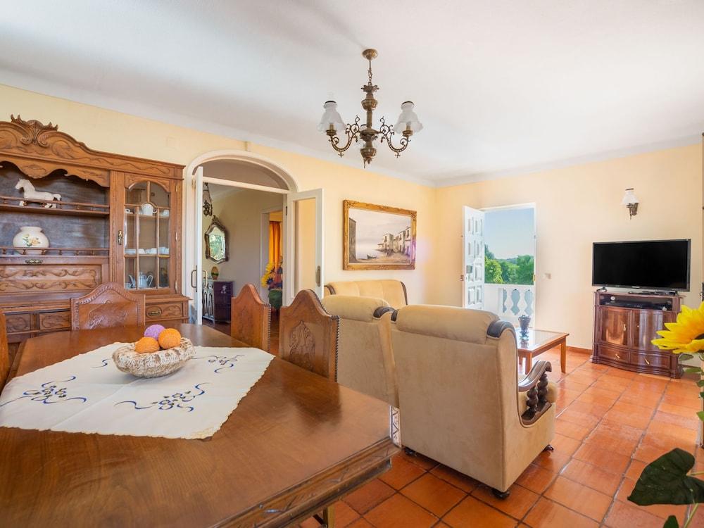 Neves I Guia in Guia