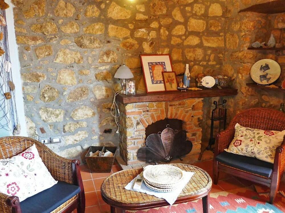 200 Tower Centola in Centola