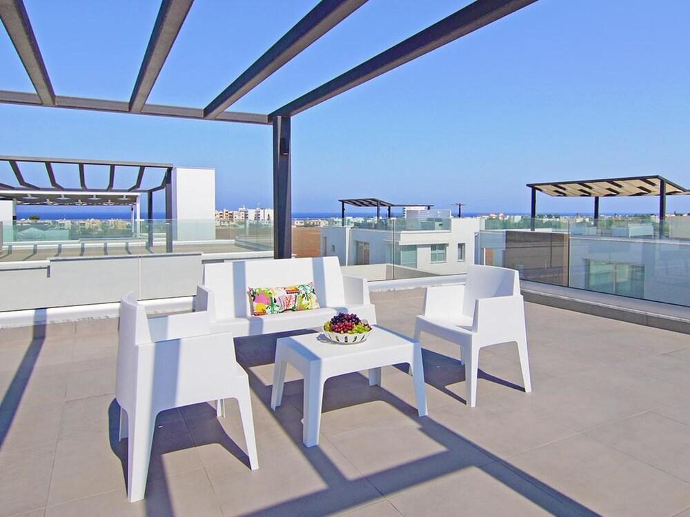 Greta Paralimni in Paralimni