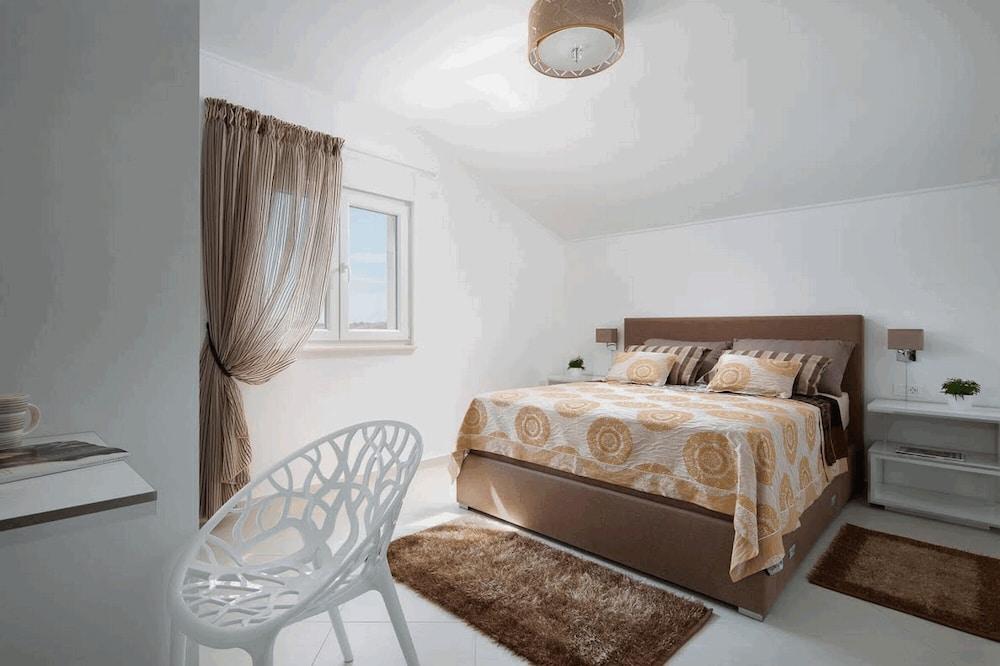 Apartments Vista Royal