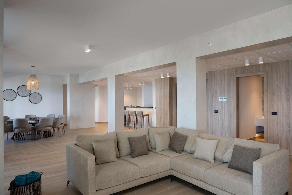 Serenade All Suites - Adults Only Resort