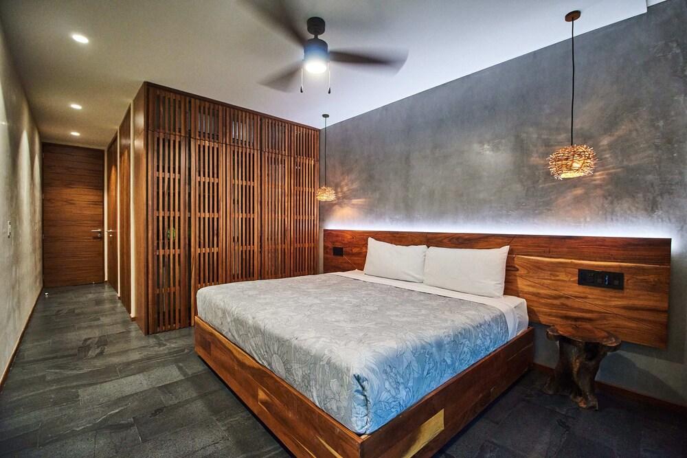 Miraluna 133C By Lockey