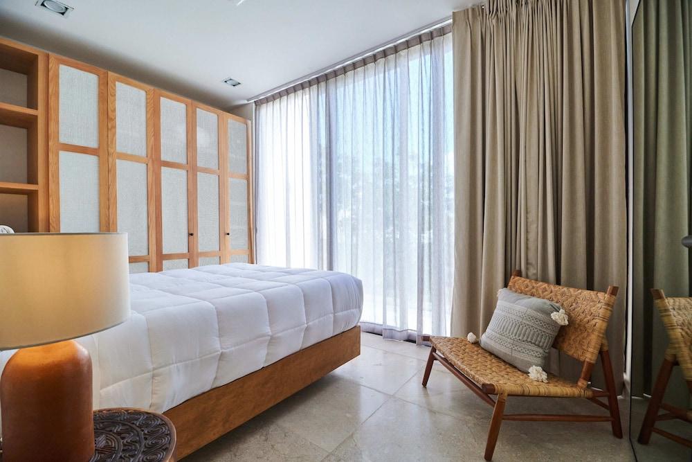 Pure Condos 304 By Lockey