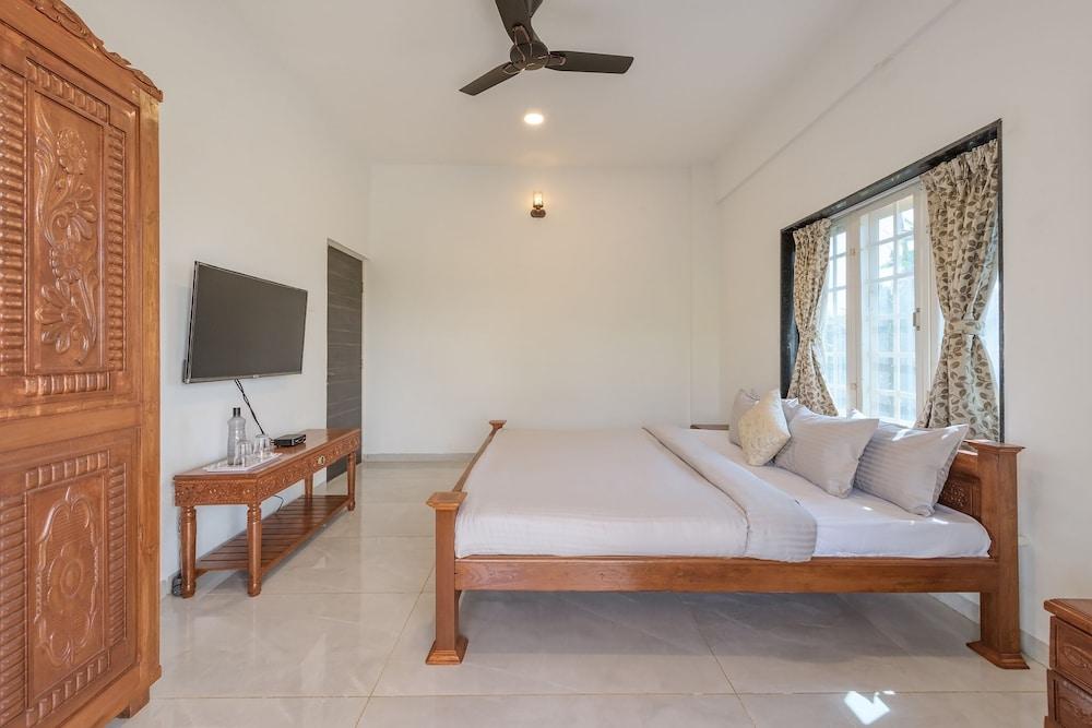CosmicStays Ekantam - Mountain View Villa near Pune