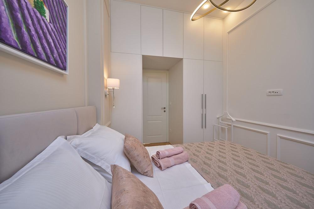 Salve Luxury Apartment by Litto