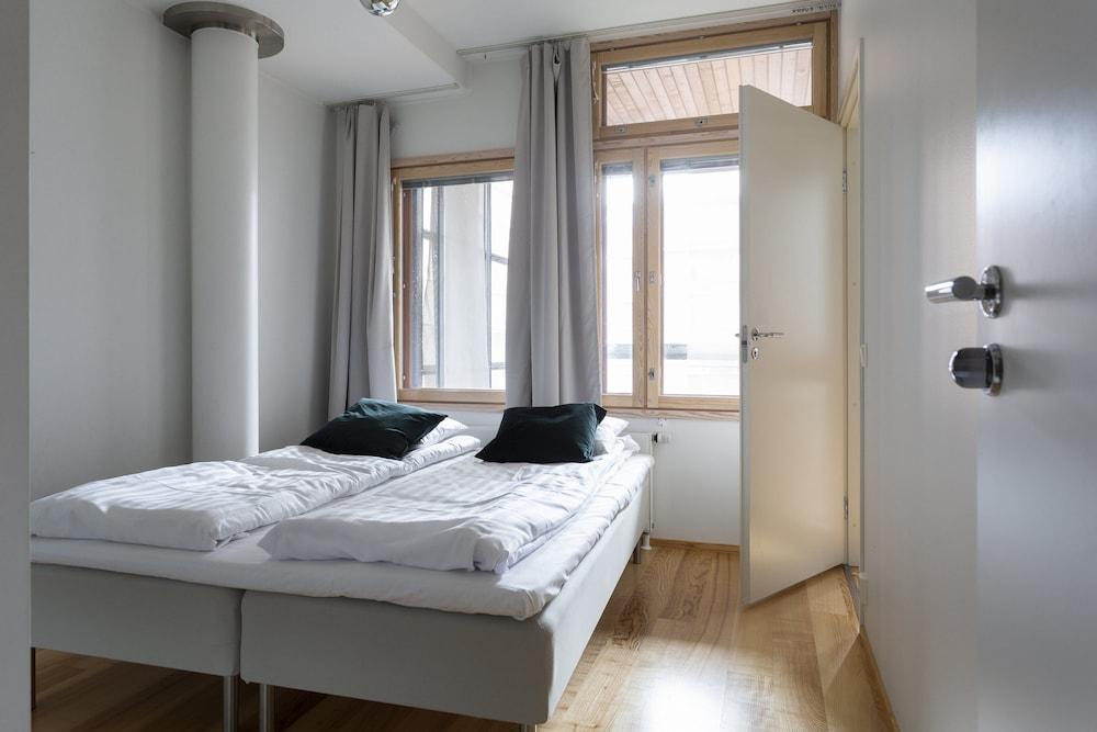 2ndhomes Deluxe Apt w Sauna & Balcony