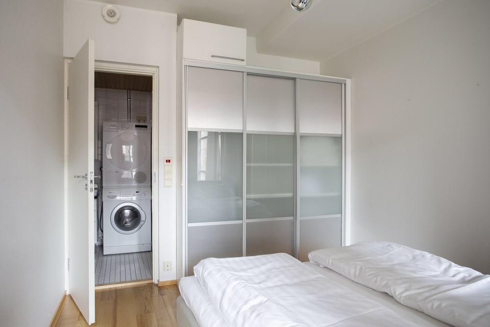 2ndhomes Deluxe Apt w Sauna & Balcony