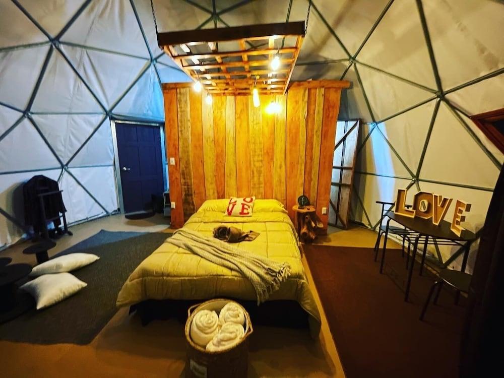 Poas Volcano Observatory Lodge & Glamping