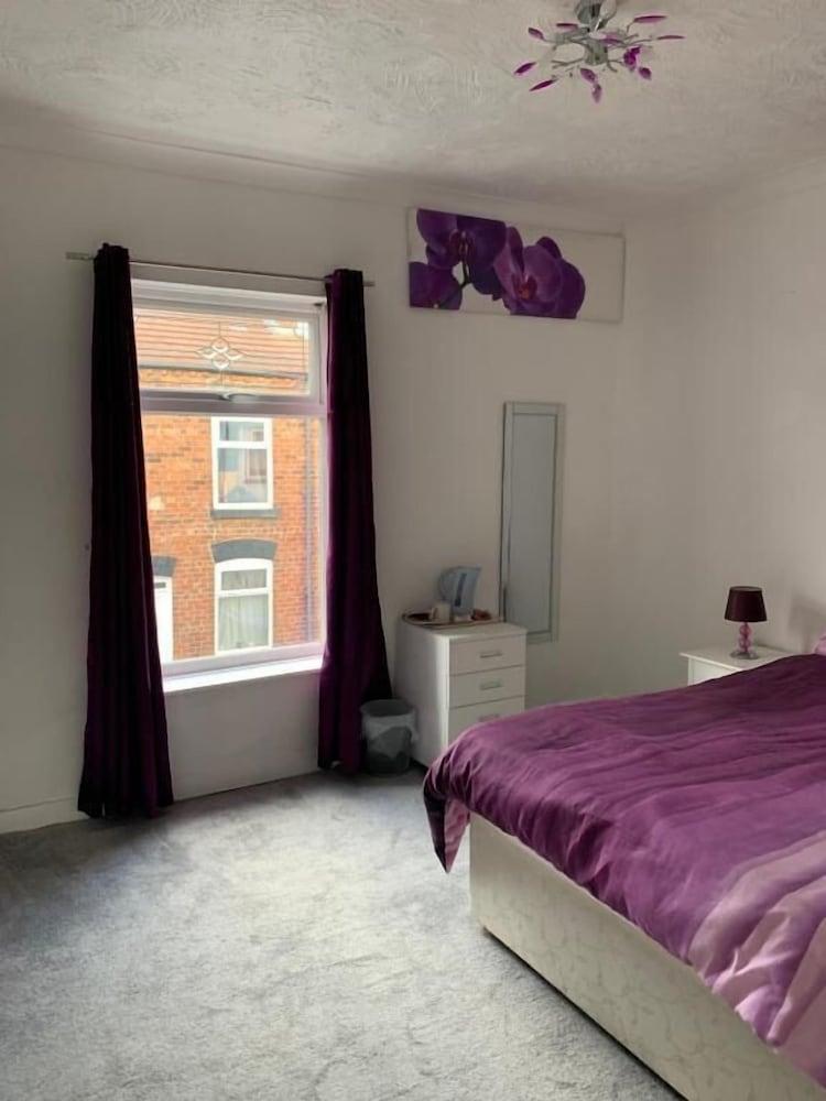 Red Rose Self-service