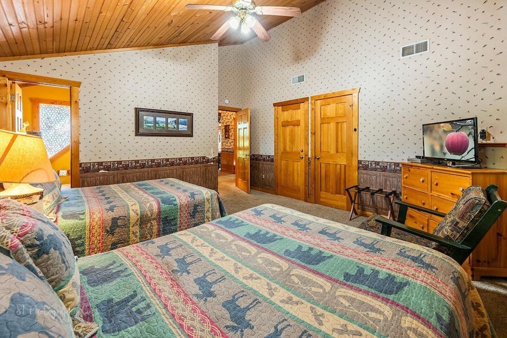 Smoky Mountain Lodge