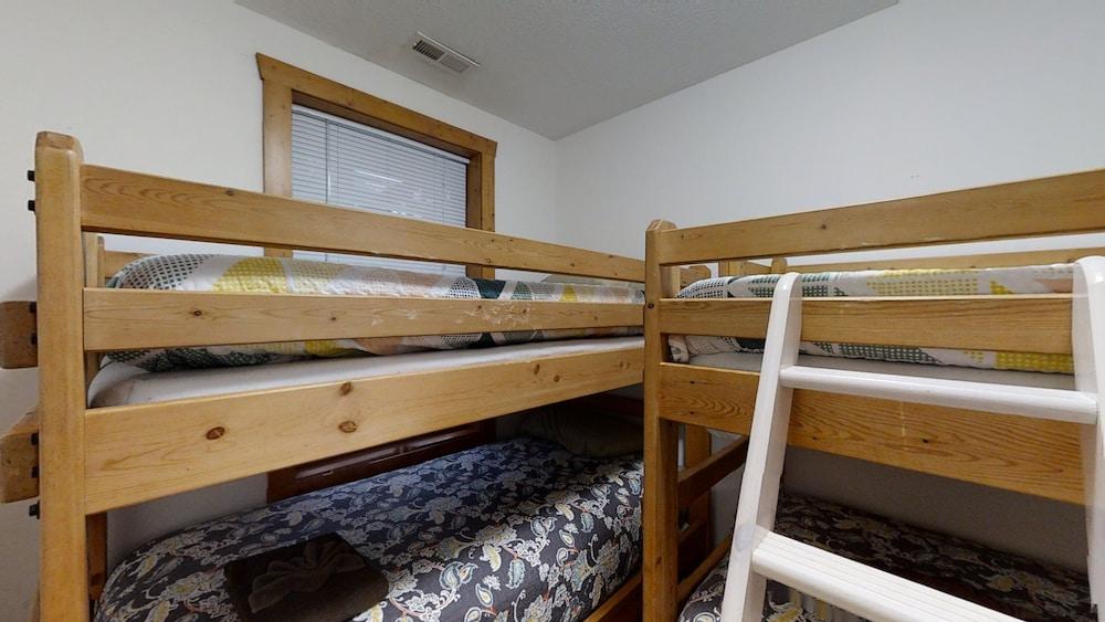 Horsin Around Tennessee