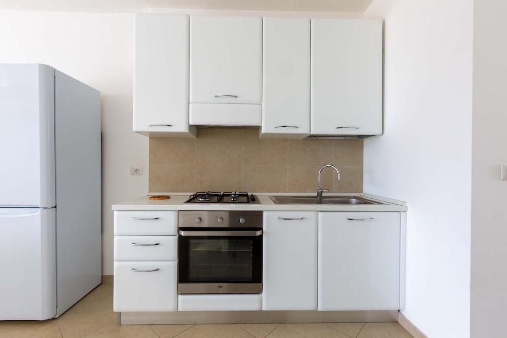 2460 Trilo Damiani by Barbarhouse