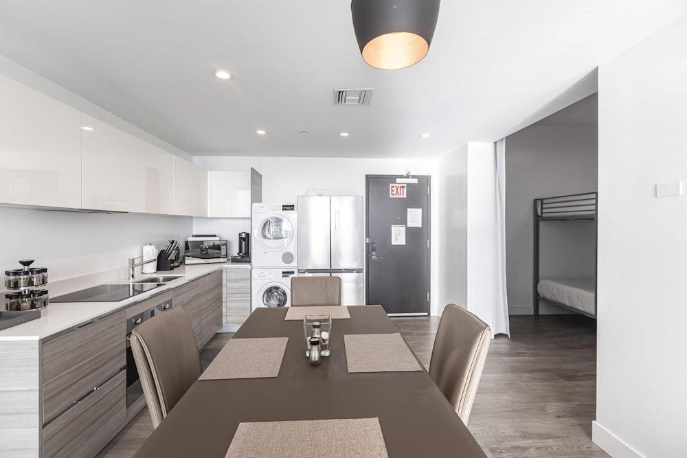 Upscale Modern 2 Bedroom Condo on the Beach