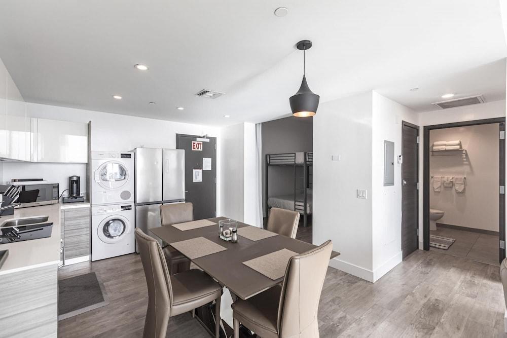 Upscale Modern 2 Bedroom Condo on the Beach