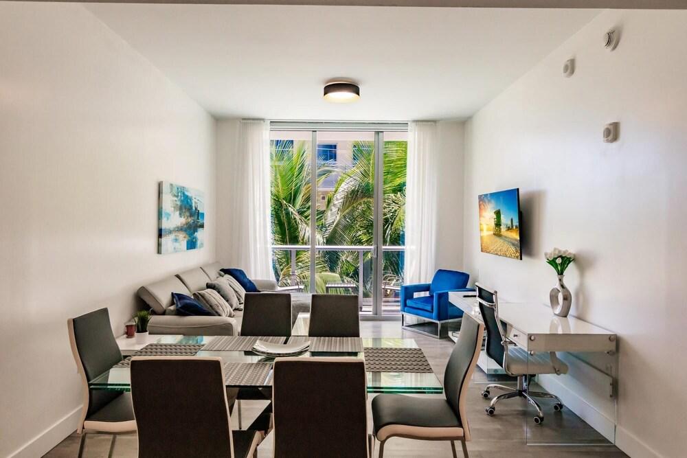 Upscale Modern 4 Bedroom Condos on the Beach